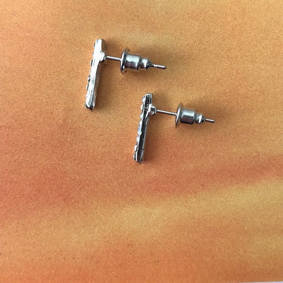 Rhinestone Bar Stud Earrings - Picture 4 of 4